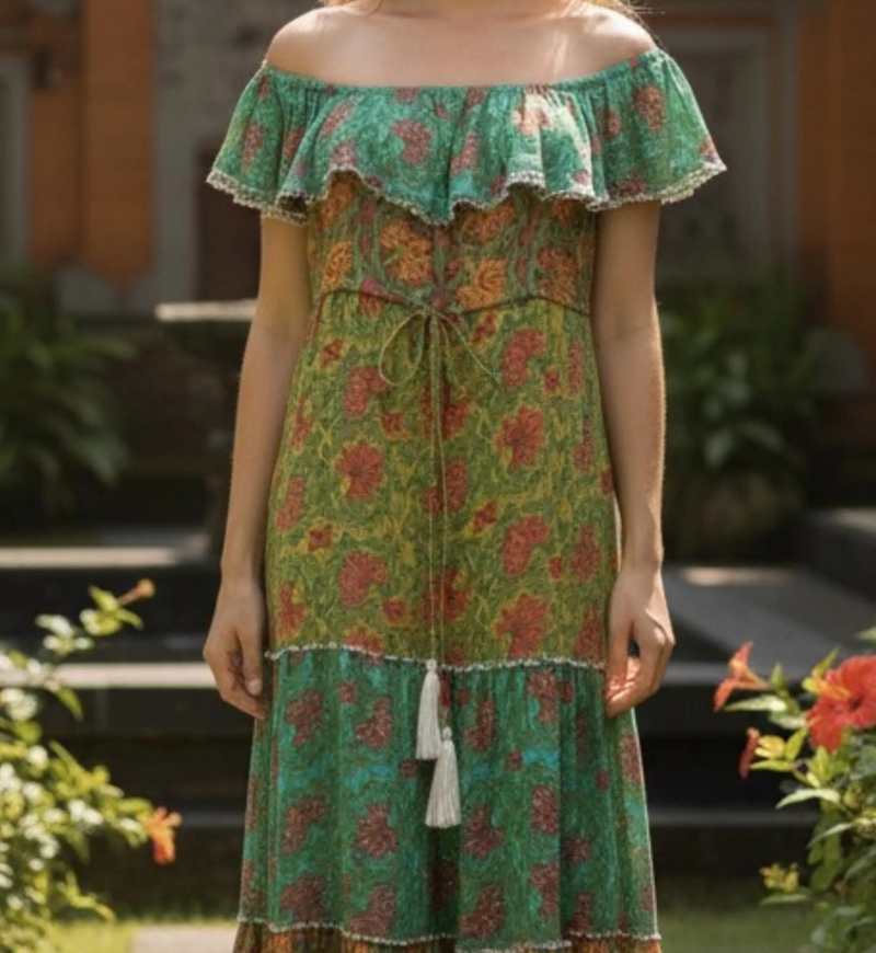 Miss June Paris — Langes Gardenia Kleid