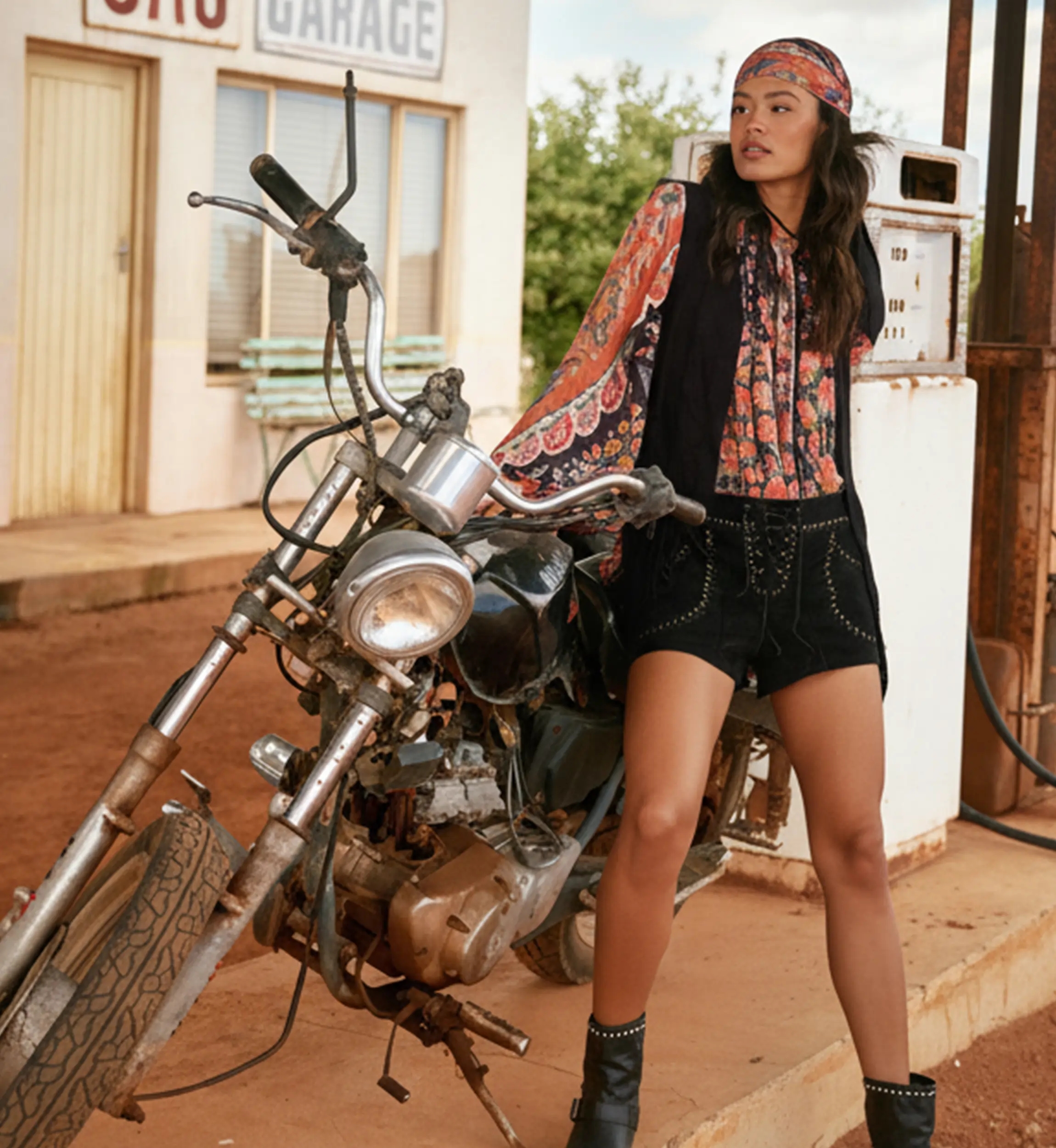 Miss June Paris — Short Cape