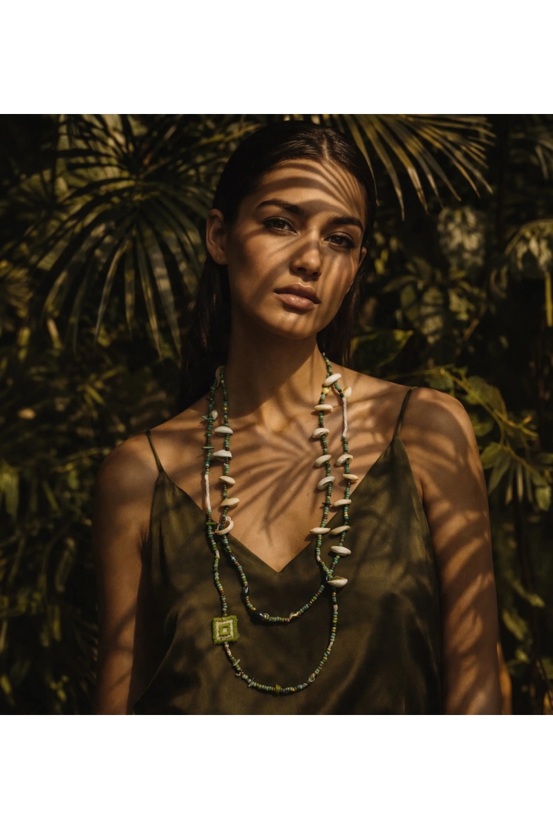 Miss June Paris — Langes Kaia Halskette