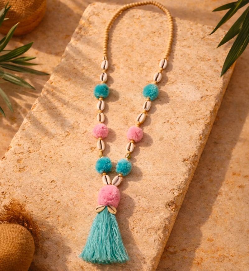 Miss June Paris — Collana Pompoms