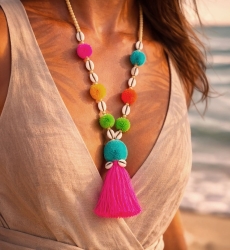 Miss June Paris — Collana Pompoms