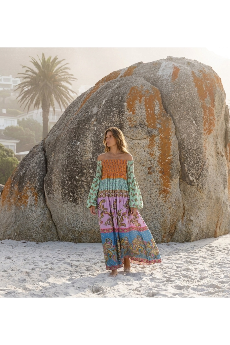Vestido longo elegante com silhueta fluida, perfeito para ocasiões especiais ou um visual chic, vista completa.