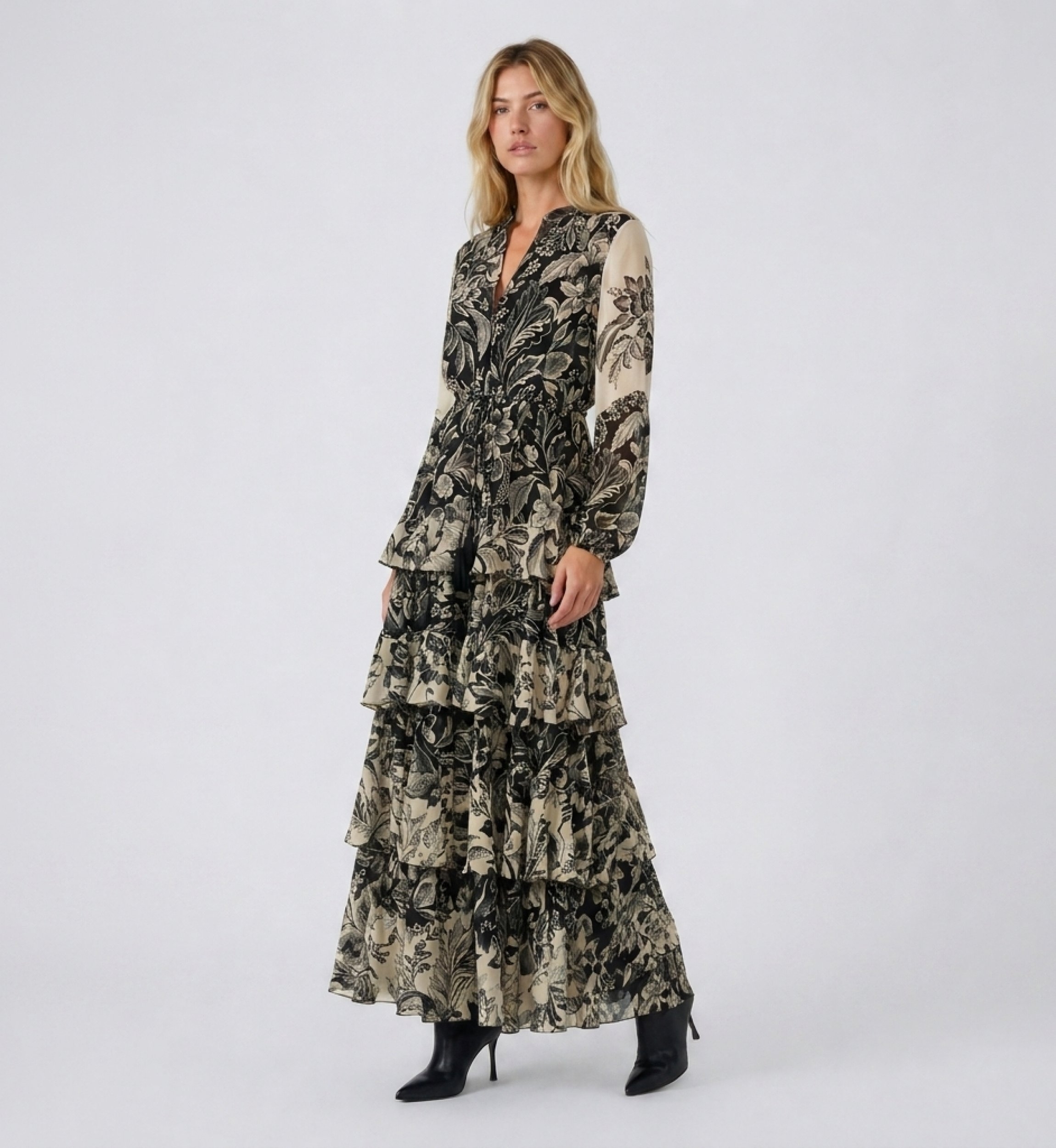 Robe longue maxi noire et beige à imprimé floral, col V, manches longues, taille élastique et jupe à volants étagés, tissu léger