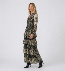Robe longue maxi noire et beige, imprimé floral, col V, manches longues, taille élastique, jupe à volants étagés.
