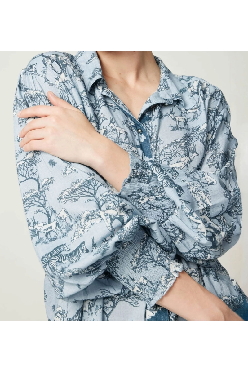 Miss June Paris, Camicia Mae