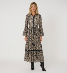 Abito lungo maxi fantasia nero e beige, collo, abbottonatura frontale, maniche a campana, coulisse in vita.