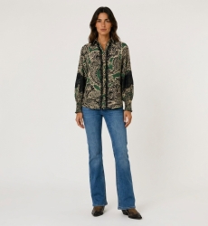 Camicia donna manica lunga, colletto, fantasia paisley verde, nero, beige, pizzo nero, bottoni dorati, polsini smock. Vista fron