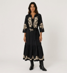 Louison Langes Kleid