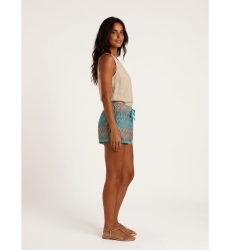 Stylish women's shorts, shown on a model from the left side, perfect for summer fashion.