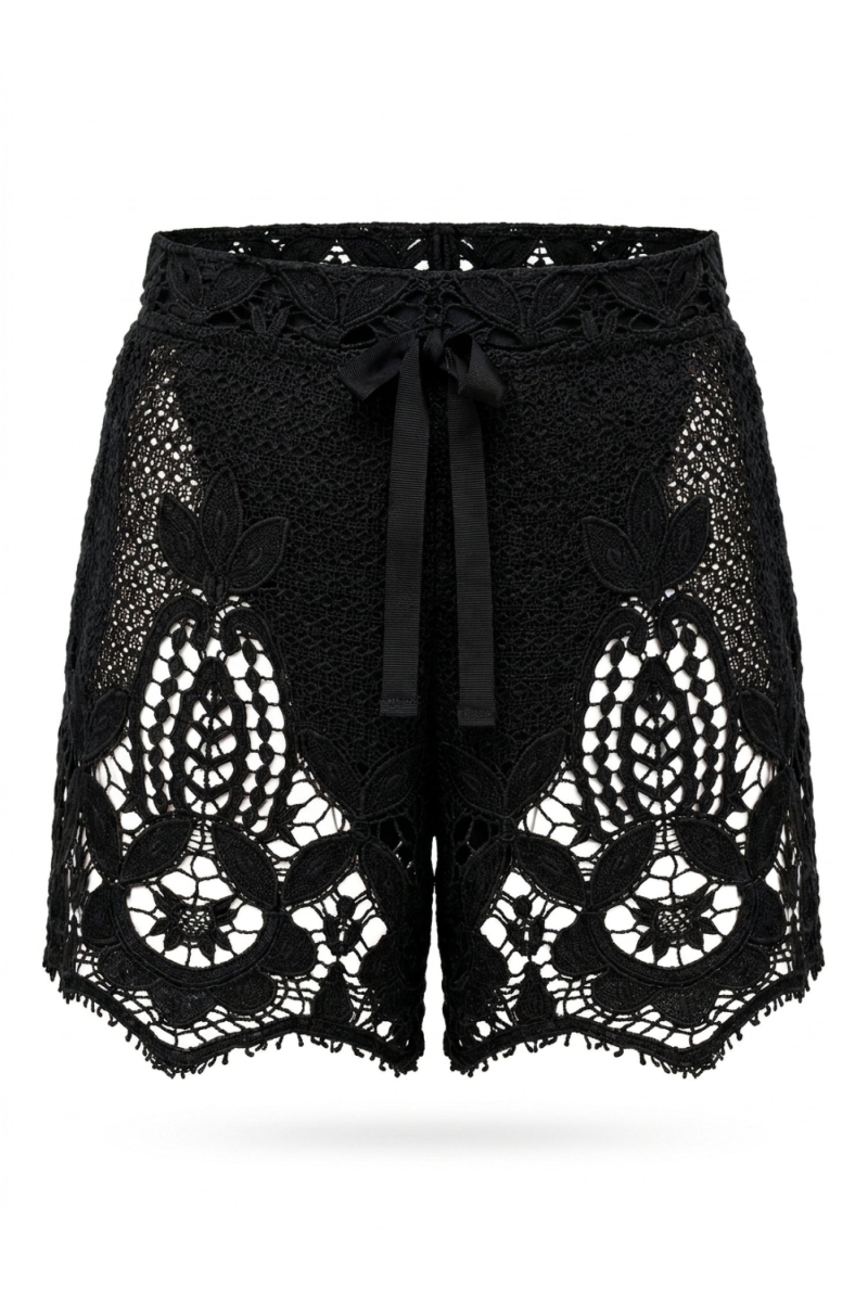 Schwarze Häkelshorts mit lockerem Schnitt, aufwendigen Blumen- und Blattmustern und Tunnelzugbund.