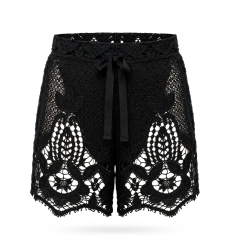 Schwarze Häkelshorts mit lockerem Schnitt, aufwendigen Blumen- und Blattmustern und Tunnelzugbund.