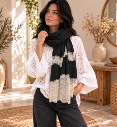 Schal Romantic aus Wolle, Spitzenrand | Miss June Paris