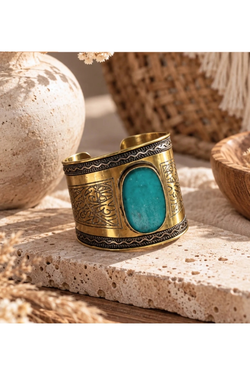 Cleops cuff bracelet with cabochon | Miss June Paris