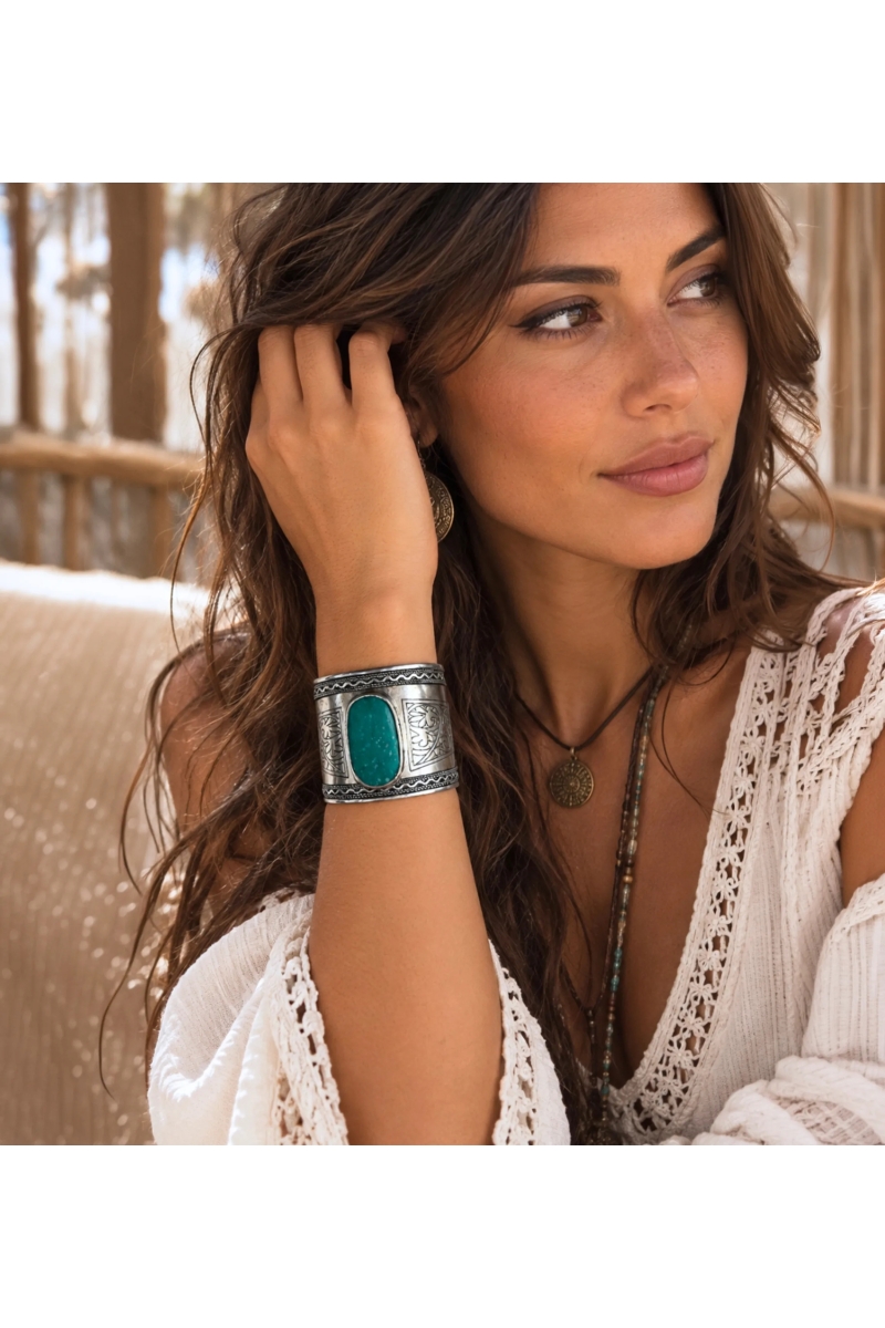 Cleops cuff bracelet with cabochon | Miss June Paris