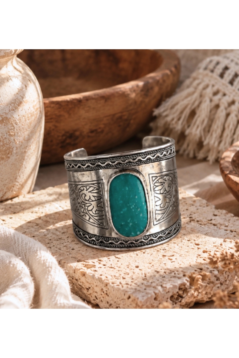 Cleops cuff bracelet with cabochon | Miss June Paris