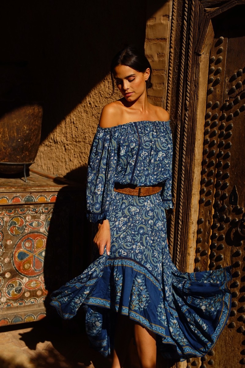 Saia longa Sky – Azul-marinho – Estampa floral – Assimétrica – Estilo boho – Miss June Paris – 2