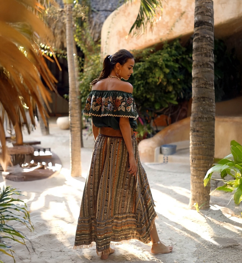 Top à épaules dénudées Chiquita - motif floral brodé - style bohème - Miss June Paris - 4