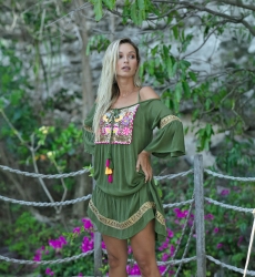 Robe Courte Shimmy - kaki/verte - plastron décoré - manche longue - bohème - Miss June Paris - 2