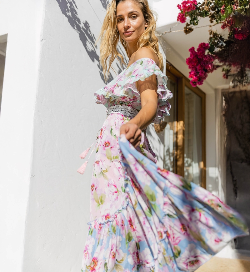 Robe Longue Roses - rose/multicouleur - manche courte  -épaules dénudées - fleurie -  - Miss June Paris - 1