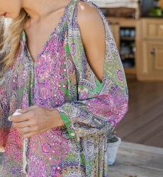 Vestido curto Meadow – Verde – Estampa floral – Peitilho decorado – Manga longa – Boêmio – Miss June Paris – 4