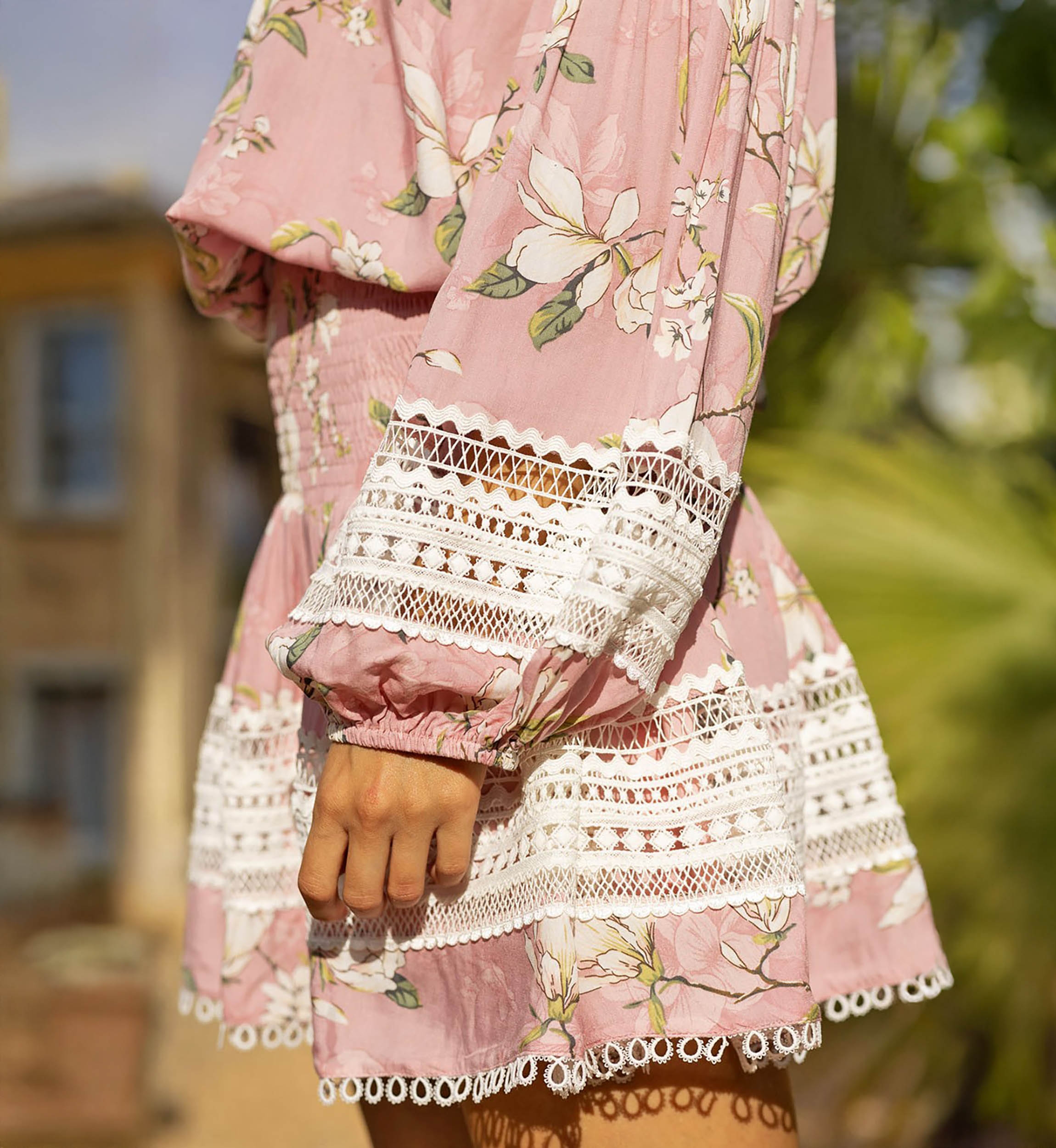 Gonna Corta Mabel - Rosa - Stampa Floreale - Ricamo Bianco - Stile Boho - Miss June Paris - 3