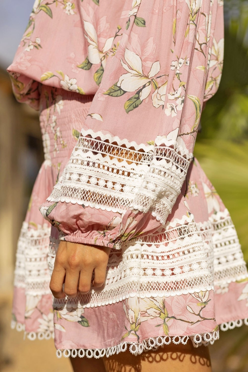 Falda Corta Mabel - Rosa - Estampado Floral - Bordado Blanco - Estilo Boho - Miss June Paris - 3