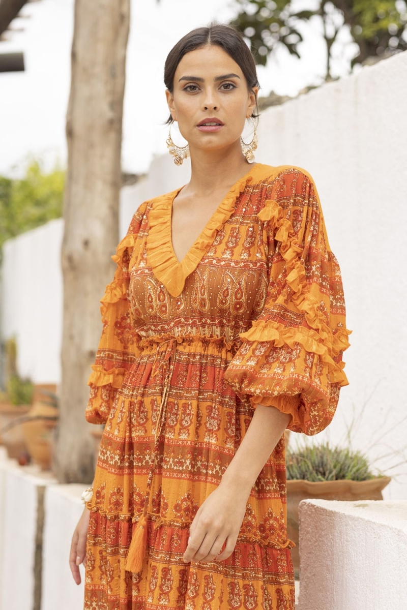 Robe Longue Safran - orange - détails dorés - manches longues - encolure en V - boho - Miss June Paris - 2