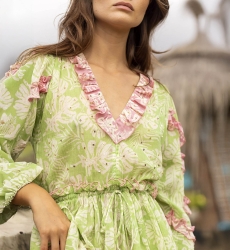 Blouse Tavola - verte - col V en rose - petits volants - manches longues bouffantes - style boho - Miss June Paris - 3