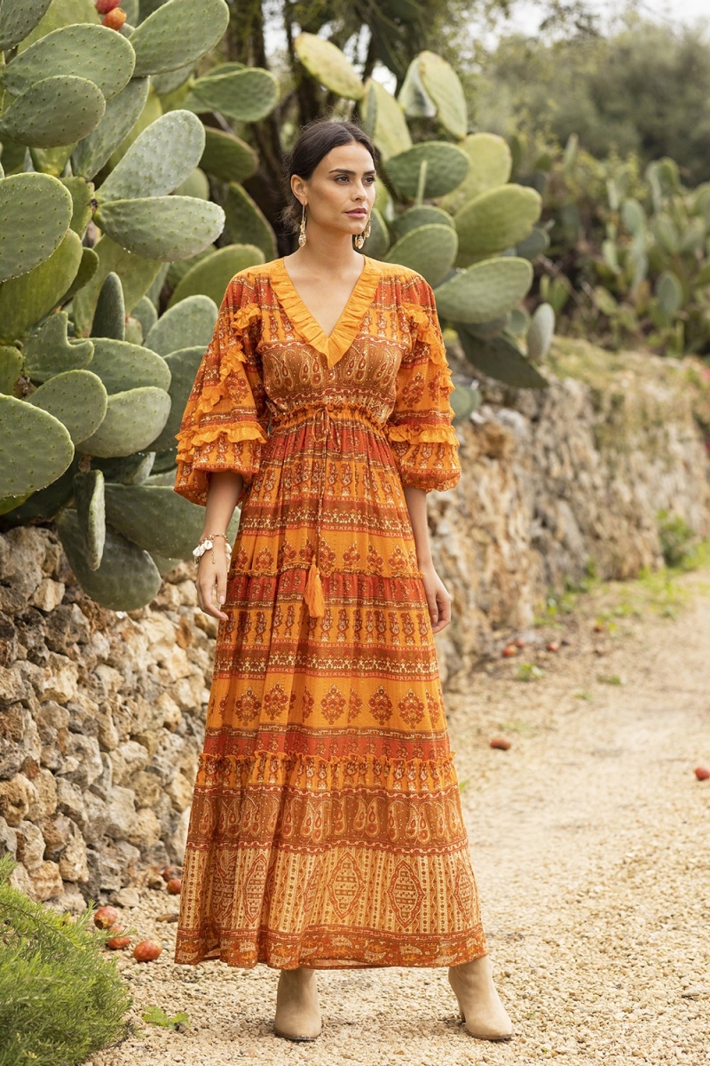 Langes Kleid Safran - Orange - Goldene Details - Lange Ärmel - V-Ausschnitt - Boho - Miss June Paris - 1