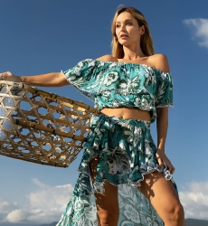 Top con Hombros Descubiertos Thea – verde – estampado floral blanco – estilo bohemio – Miss June Paris – 1