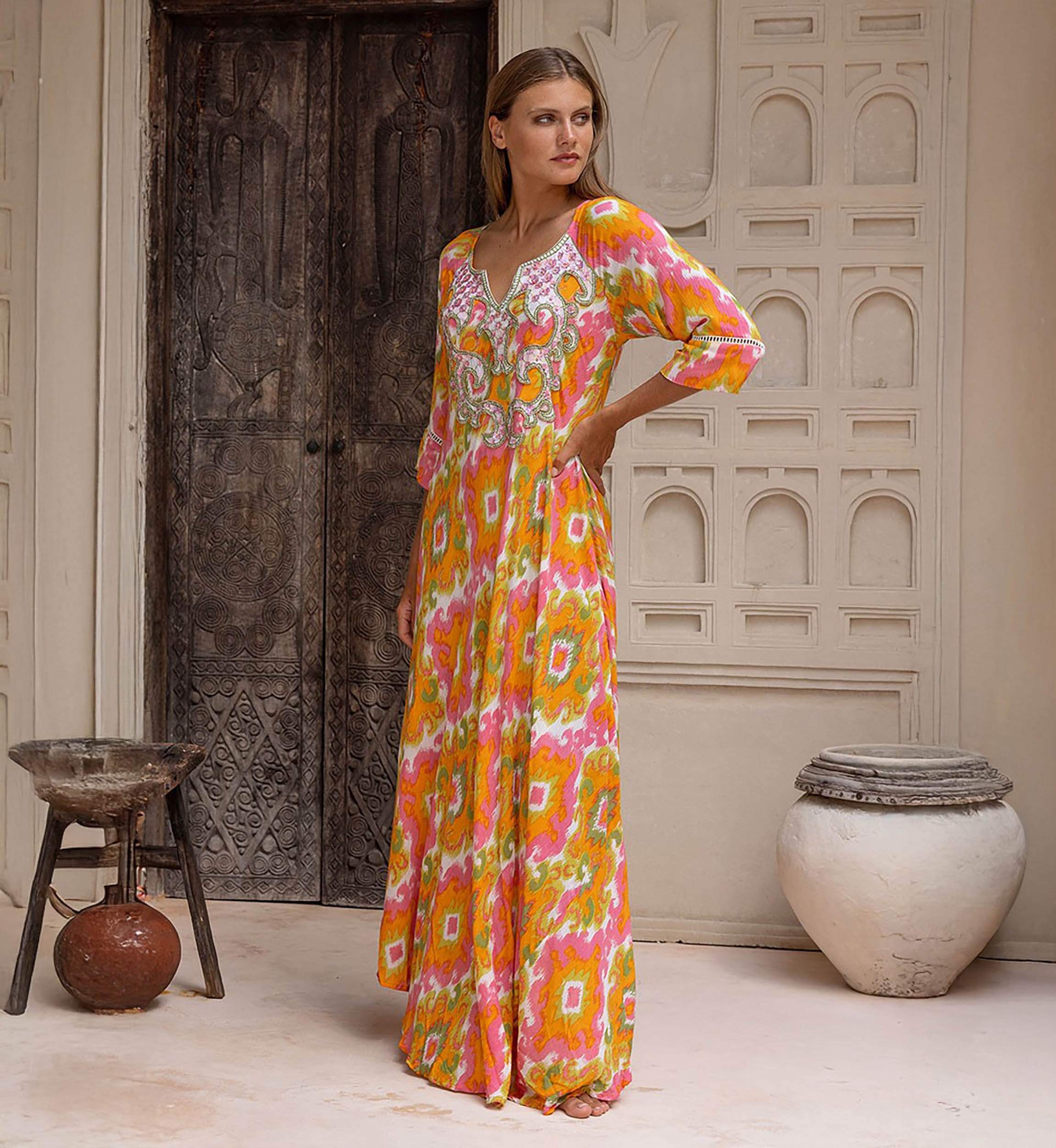 Langes Kleid Marga - orange - Verzierter Brustlatz - Goldene Details - Boho - Miss June Paris - 2