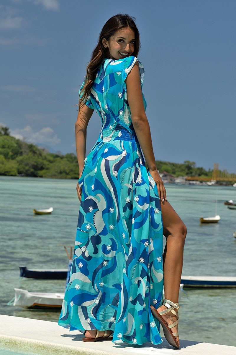 Vestido Largo Scarlett – azul/blanco – estampado bohemio – escote en V – cinturón fruncido – Miss June Paris – 4