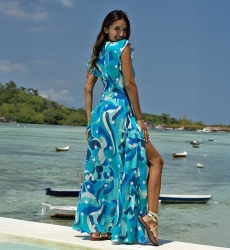 Vestido Largo Scarlett – azul/blanco – estampado bohemio – escote en V – cinturón fruncido – Miss June Paris – 4