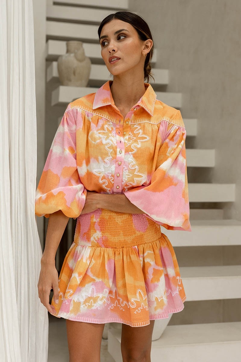 Camisa Hayley – rosa/naranja – mangas largas abullonadas – estampado tie-dye – bohemio – Miss June Paris – 1