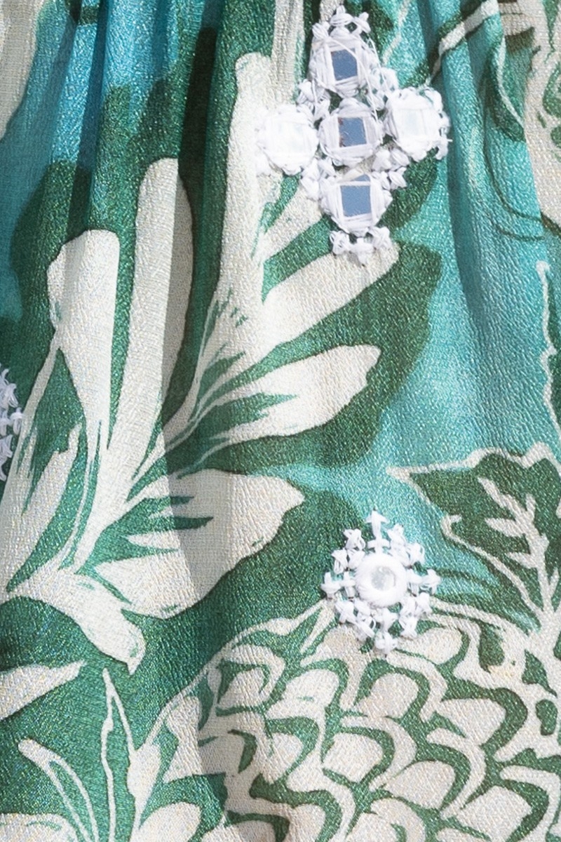 Mini Vestido Lily – verde – estampado floral blanco – con tirantes – estilo bohemio – Miss June Paris – 6