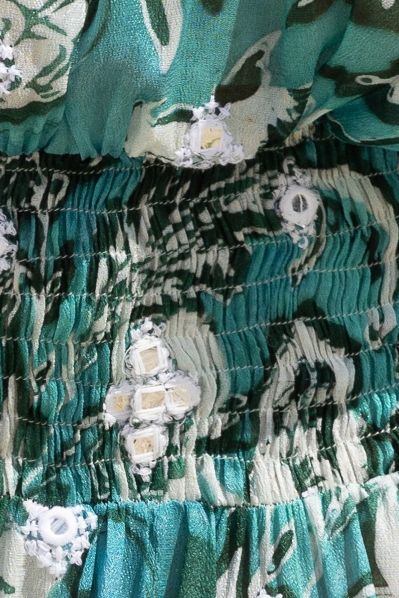 Mini Vestido Lily – verde – estampado floral blanco – con tirantes – estilo bohemio – Miss June Paris – 7