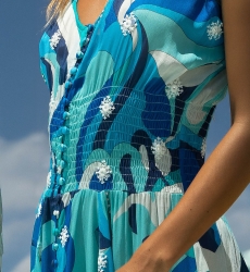 Vestido Largo Scarlett – azul/blanco – estampado bohemio – escote en V – cinturón fruncido – Miss June Paris – 6