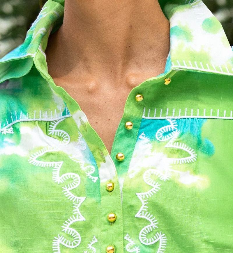 Kurzes Kleid Victoria – grün/aqua – kurze Ärmel – Batikmuster – passender Gürtel – Boho – Miss June Paris – 6