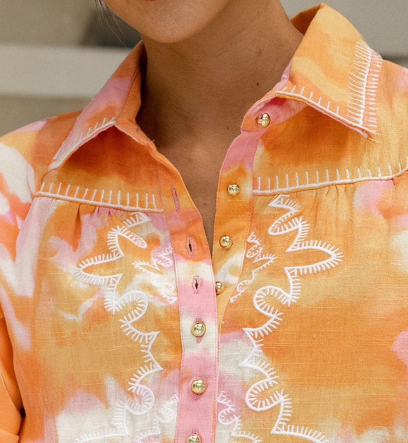 Camicia Hayley – rosa/arancione – maniche lunghe voluminose – motivo tie-dye – bohémien – Miss June Paris – 6