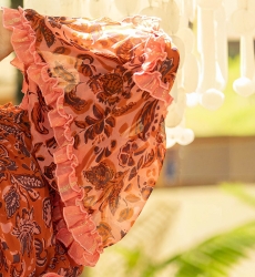 Kurzes Kleid Melissa - orange - Blumenmuster - lange Ärmel - schulterfrei - boho - Miss June Paris - 8