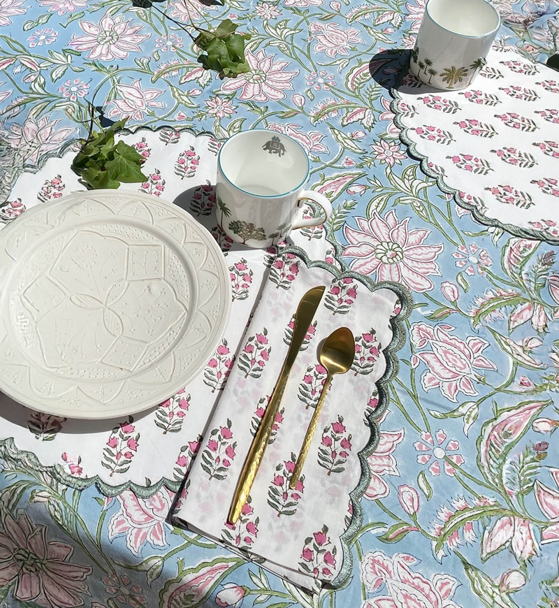 Toalha de Mesa Pimrose (Conjunto de 2) – quadrados – algodão – padrão floral – Jardim Botânico – Miss June Paris – 2