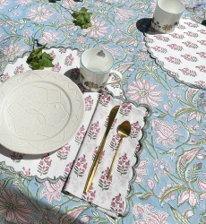 Toalha de Mesa Pimrose (Conjunto de 2) – quadrados – algodão – padrão floral – Jardim Botânico – Miss June Paris – 2