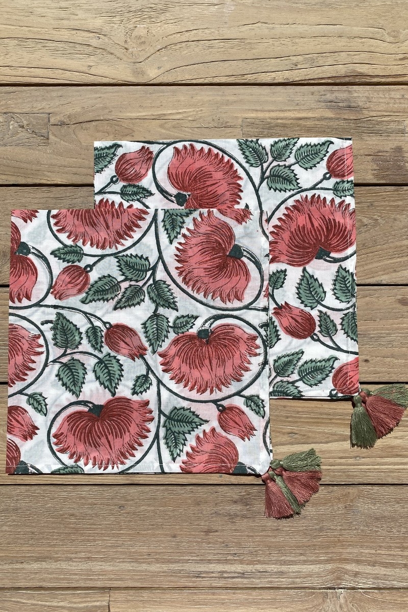 Juego de servilletas Imperial Lotus (Lote de 2) – verde/rosa – diseño floral bohemio – Jardín Botánico – Miss June Paris – 5